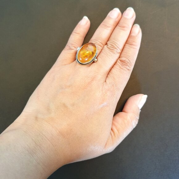 Beautiful Vintage Large Natural Baltic Amber 925 Sterling Silver Cocktail Ring - Picture 8 of 13
